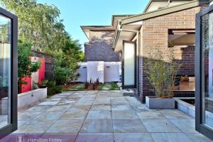 1/39 Britten Street, GLEN IRIS, VIC 3146 AUS