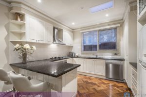 12 Kensington Place, TEMPLESTOWE, VIC 3106 AUS