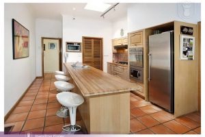 110 Warrigal Road, CAMBERWELL, VIC 3124 AUS