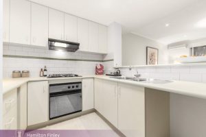 16 William Street, CLIFTON HILL, VIC 3068 AUS