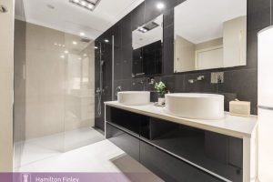 16 William Street, CLIFTON HILL, VIC 3068 AUS