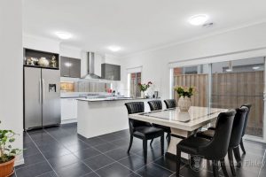 17 Newport Avenue, WILLIAMS LANDING, VIC 3027 AUS