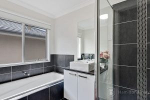 17 Newport Avenue, WILLIAMS LANDING, VIC 3027 AUS