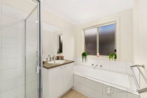 13 Kinkade Close, CRANBOURNE EAST, VIC 3977 AUS