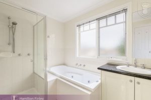 1/38 Kintore Crescent, BOX HILL, VIC 3128 AUS