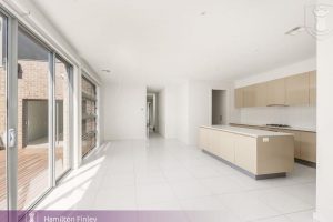 4 Charlottes Way, FOREST HILL, VIC 3131 AUS