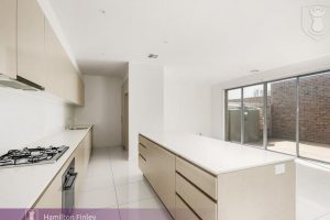 4 Charlottes Way, FOREST HILL, VIC 3131 AUS