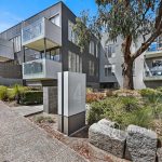 4 Yarra Bing Crescent, BURWOOD, VIC 3125 AUS
