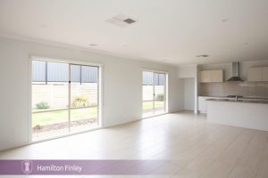 17 Plough Street, MERNDA, VIC 3754 AUS