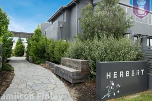 67 Surrey Road, BLACKBURN NORTH, VIC 3130 AUS