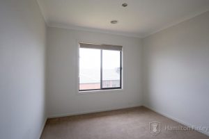1 Roundhay Crescent, POINT COOK, VIC 3030 AUS