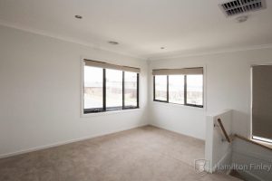 1 Roundhay Crescent, POINT COOK, VIC 3030 AUS