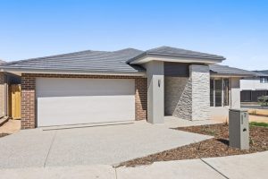 LEASED 2 LEASED 2 Crooked Street, WOLLERT, VIC 3750 AUS