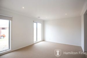 27 Yosemite Street, POINT COOK, VIC 3030 AUS