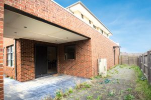 1A Davis Street, DONCASTER, VIC 3108 AUS