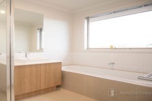 12 Yellowbox Drive, KEYSBOROUGH, VIC 3173 AUS