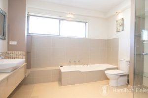 9 Hillingdon Crescent, DONCASTER, VIC 3108 AUS