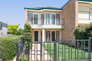 45 Herriotts Boulevard, GLEN WAVERLEY, VIC 3150 AUS
