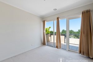 45 Herriotts Boulevard, GLEN WAVERLEY, VIC 3150 AUS