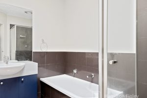 45 Herriotts Boulevard, GLEN WAVERLEY, VIC 3150 AUS