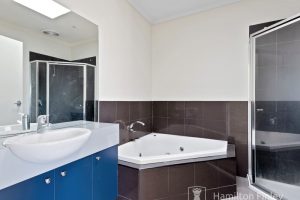 45 Herriotts Boulevard, GLEN WAVERLEY, VIC 3150 AUS