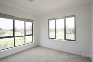 1 Roundhay Crescent, POINT COOK, VIC 3030 AUS