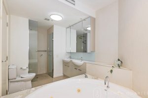 2101/15 Caravel Lane, DOCKLANDS, VIC 3008 AUS