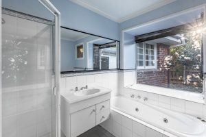 18 Leonard Crescent, BUNDOORA, VIC 3083 AUS