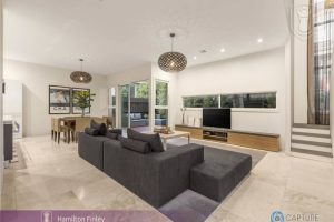 2/27 Carroll Crescent, GLEN IRIS, VIC 3146 AUS