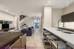 2/27 Carroll Crescent, GLEN IRIS, VIC 3146 AUS