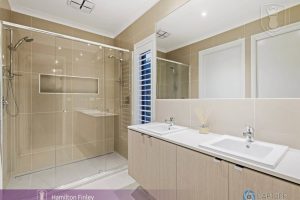 4 Thomas Street, CAMBERWELL, VIC 3124 AUS