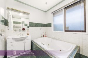 1 Beechwood Close, DONCASTER EAST, VIC 3109 AUS