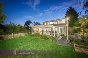 1 Beechwood Close, DONCASTER EAST, VIC 3109 AUS