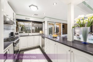 1 Beechwood Close, DONCASTER EAST, VIC 3109 AUS
