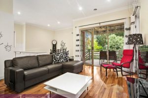 2/5 Thomas Court, DONCASTER, VIC 3108 AUS