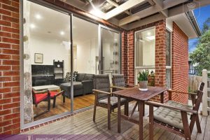 2/5 Thomas Court, DONCASTER, VIC 3108 AUS