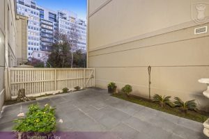 Unit 2/110 Dodds Street, SOUTHBANK, VIC 3006 AUS
