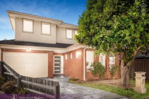 2/1 Lucerne Street, MOUNT WAVERLEY, VIC 3149 AUS