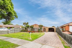 8 Wycombe Rise, HAMPTON PARK, VIC 3976 AUS