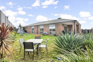 17 Plough Street, MERNDA, VIC 3754 AUS