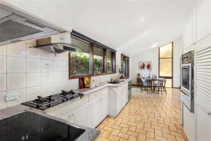 18 Burgundy Drive, DONCASTER, VIC 3108 AUS