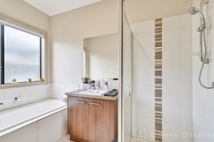 6 McWilliams Crescent, POINT COOK, VIC 3030 AUS