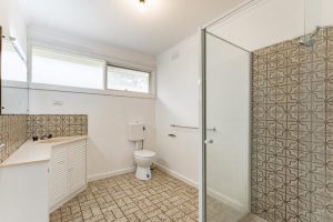 1 Walter Street, GLEN WAVERLEY, VIC 3150 AUS