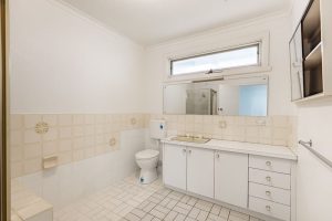 1 Walter Street, GLEN WAVERLEY, VIC 3150 AUS