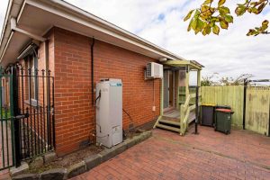 2/40 Avonhurst Drive, GLEN WAVERLEY, VIC 3150 AUS