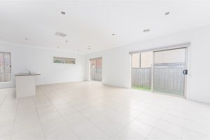 4 Flagstaff Cres, POINT COOK, VIC 3030 AUS