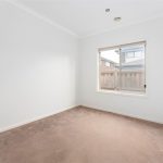 4 Flagstaff Cres, POINT COOK, VIC 3030 AUS
