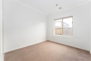 4 Flagstaff Cres, POINT COOK, VIC 3030 AUS