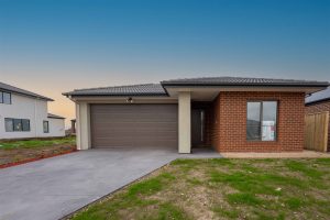 8 Frolic Street, TARNEIT, VIC 3029 AUS