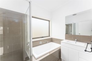 8 Frolic Street, TARNEIT, VIC 3029 AUS